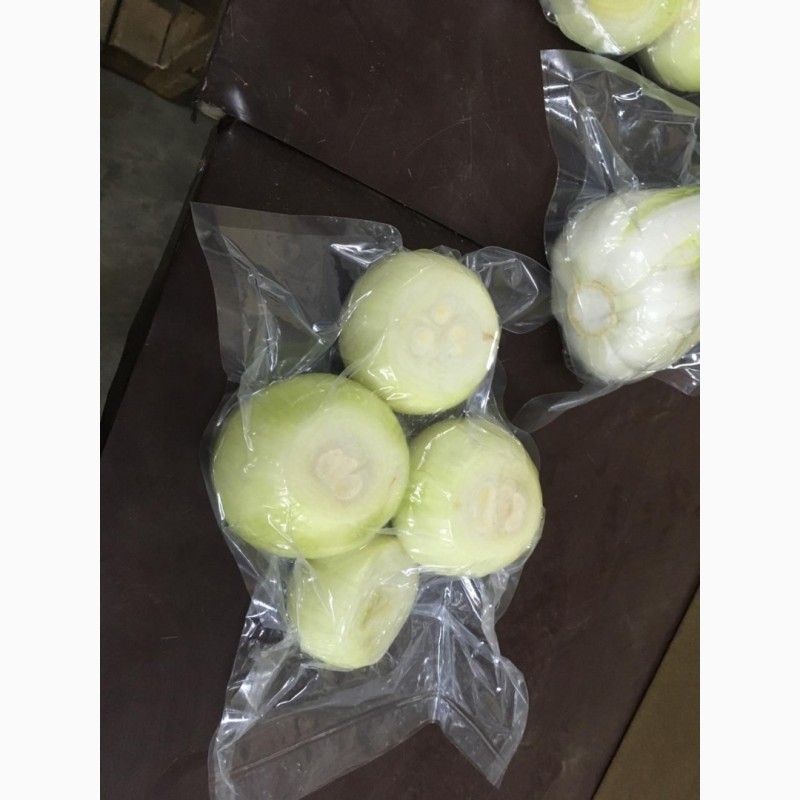 Фото 3. Овощи очищенные в вакуумной упаковке (картофель, лук, морковь, чеснок, свекла)